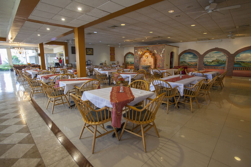 Clarion Inn Near Mcallen Airport Ngoại thất bức ảnh